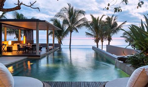 33 Infinity Pools In Bali That Ll Take Your Breath Away Honeycombers Bali