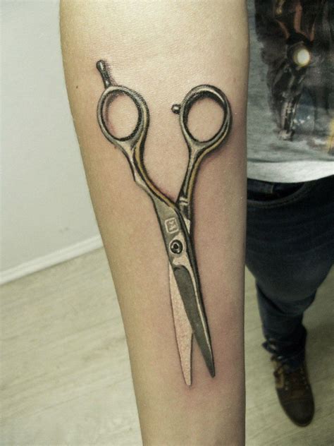 Realistic Scissor Tattoo On Hand Tatuajes Estilistas Tatuajes De