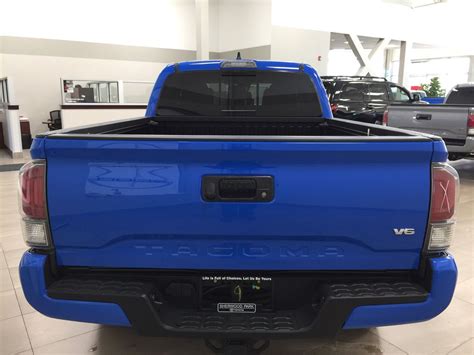 Tacoma nightshade, trd sport premium and trd off road premium models offer blind spot monitor with a rear cross traffic alert system to notify you if something is in your blind spot or crossing behind you. New 2020 Toyota Tacoma TRD Sport Premium 4 Door Pickup in ...