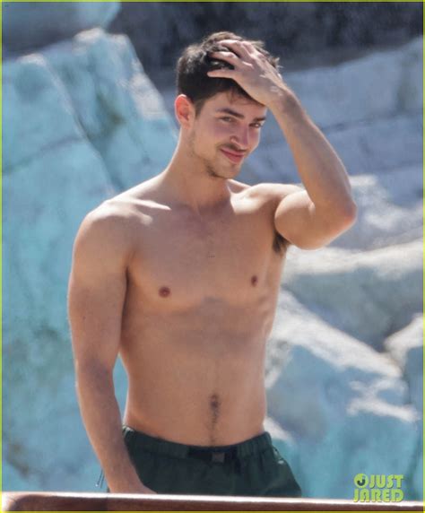 Manu Rios Goes Shirtless During A Cannes Beach Day Photo 1377574 Photo Gallery Just Jared Jr