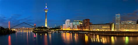 Izito.de has been visited by 10k+ users in the past month Düsseldorf - Der MedienHafen**** Foto & Bild | architektur ...