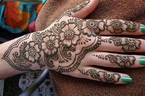 Easy new fingers mehndi designs. Floral Mehndi Designs - Flower Henna Designs For Hands