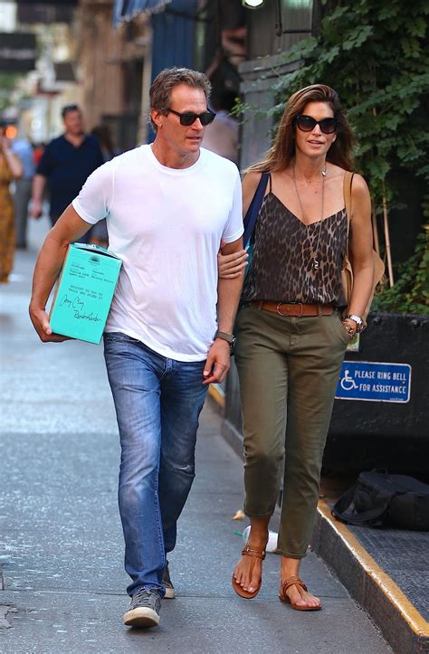 Cindy Crawford In Casual Outfit Soho In New York 0903