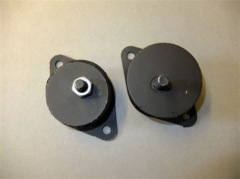 Rv8 Rubber Engine Mounts Right Mg V8 And Mg Rv8 Car Parts