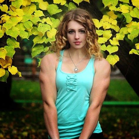 photos 18 year old russian julia vins muscle barbie shows off her doll face and bodybuilding