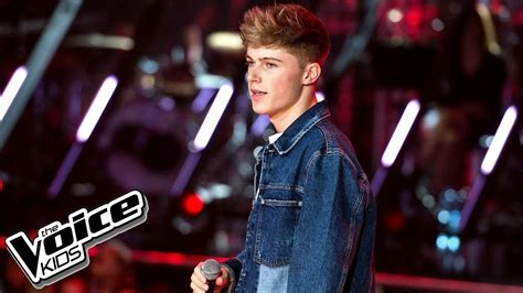 A lot of people in this classroom are all my friends. HRVY - "Personal" - The Voice Kids Poland 2 - YouTube