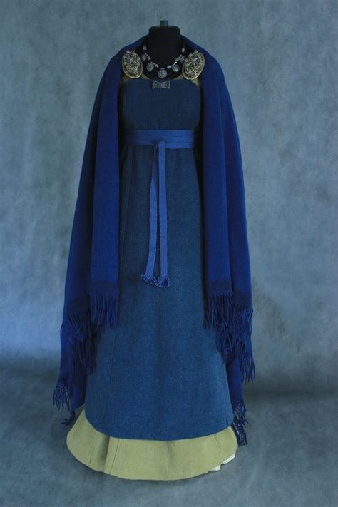 Pin Von Savelyeva Ekaterina Auf Historical Costumes Of My Work Kleider