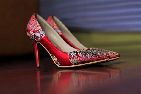 무료 이미지 다리 무늬 봄 녹색 빨간 색깔 유행 담홍색 인간의 몸 디자인 신발류 슬리퍼 하이힐 야외 신발 중국 신발 여성복 여성 구두