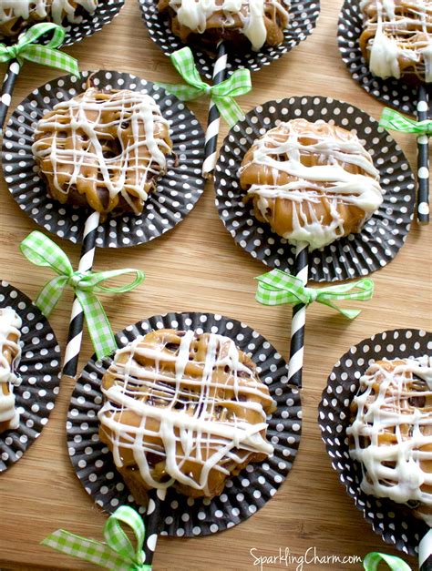 Just cut up an apple into slices, toss place the apple slice stick up on the prepared baking sheet (at this point you can sprinkle your apple. Chocolate Caramel Apple Slices | Caramel apples, Chocolate ...