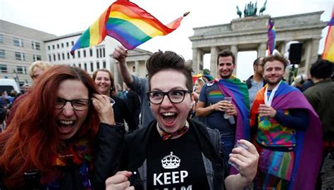 German Lawmakers Approve Same Sex Marriage In Landmark Vote