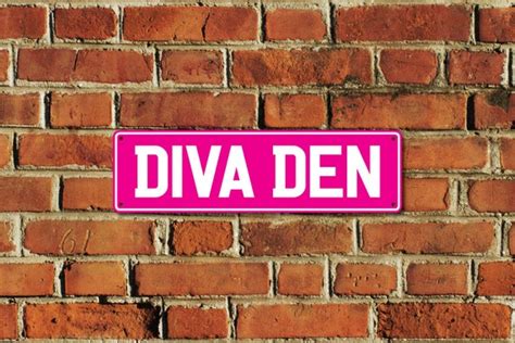 Diva Den Sign