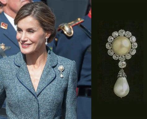 Queen Letizia Wearing Diamond And Pearl Brooch From Queen Queen