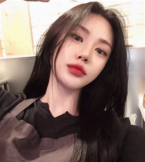 ─ · ๋ ᵖᶦᶰᵗᵉʳᵉˢᵗ ʰʸᵉˢᵒᵘᵖ Ulzzang Girl Selca Ulzzang Korean Girl Girl Korea Asia Girl Uzzlang