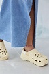 Crocs Vanilla Hiker Xscape Clogs | Urban Outfitters DE