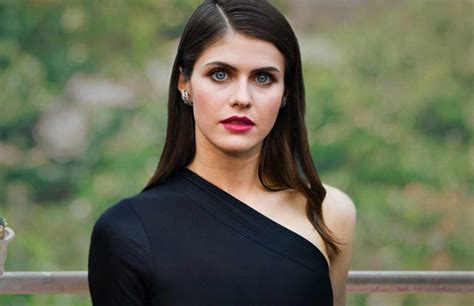 Alexandra Daddario Early Life Acting Career Amazing Facts Best