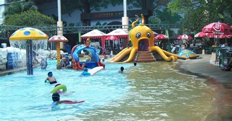Korat Weekends Blog: Swimming at Fantasia Lagoon (The Mall)