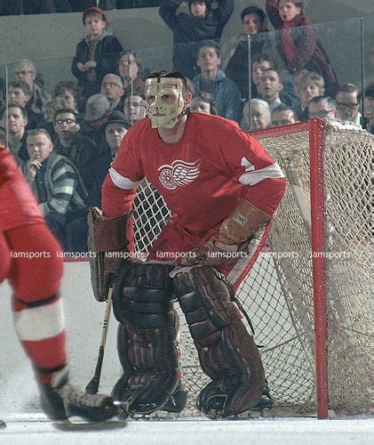 Terry Sawchuk Detroit Red Wings Primitive Face Mask 8x10 Photo Hockey
