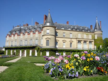 Check out sights like chateau de rambouillet and forest of rambouillet as you discover rambouillet—an area also known for its restaurants. The Rambouillet city photos and hotels - Kudoybook