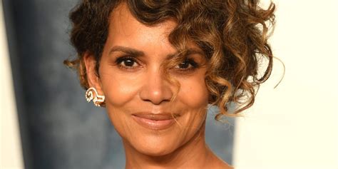 Halle Berry Clapped Back At A Twitter User Who Criticized Nude Photo