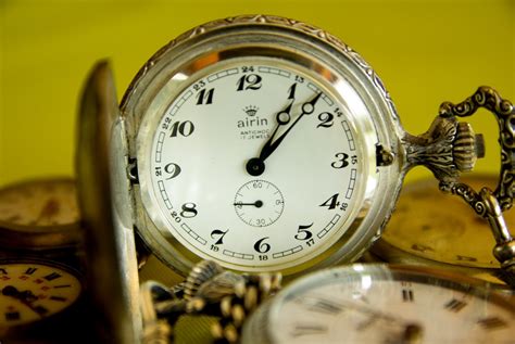 Fotos Gratis Mano Hora Calibre Reloj De Bolsillo Mercado De