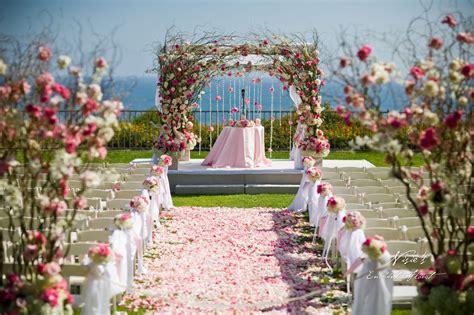 5 Top Flower Decorators In Mumbai That Can Set The Right Ambience For