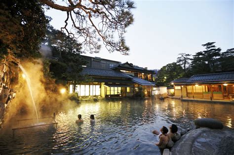 島根県立邇摩高等学校（しまねけんりつ にまこうとうがっこう, shimane prefectural nima high school）は、島根県大田市仁摩町に所在する公立の高等学校。通称「邇摩高」（にまこう）。 日本一大きな混浴露天風呂がスゴイっ!島根・玉造温泉「長楽 ...