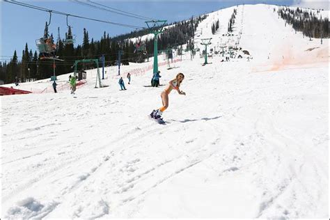 Huge Bikini Snow Show As Russians Mark The End Of The Skiing Season