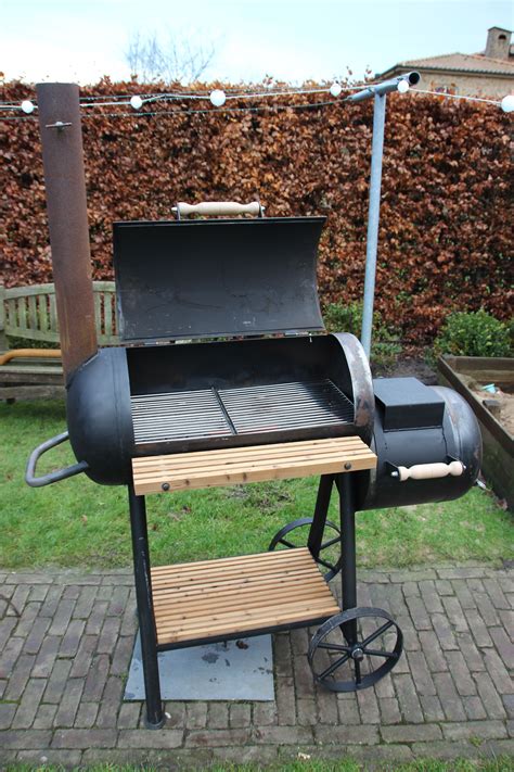 Author of numerous online and offline grilling masterclasses runs his own bbq accessories shop. diy bbq lpg-tank | Bbq grill design, Diy bbq, Backyard ...