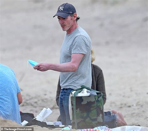 Naomi Watts Celebrates Her Babefriend Billy Crudup S Nd Birthday With A Picnic Daily Mail Online