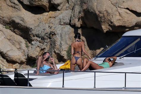 Emily Ratajkowski Pussy Slip At Mykonos Scandal Planet