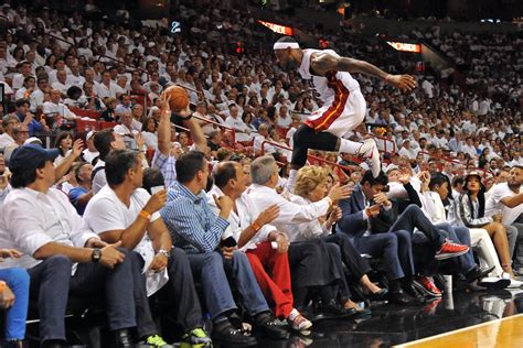 Lebron James Went Flying And Rihanna Was Unimpressed For The Win