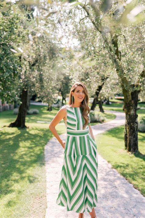 Notre robe ecume, en velours bio upcyclé sera parfaite pour cet hiver. 1001 + modèles de robe d'invité pour un mariage d'été ...