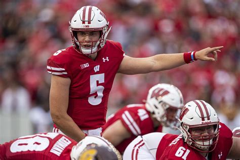 Wisconsin Badgers Football Graham Mertz Is Taking First Team Reps At