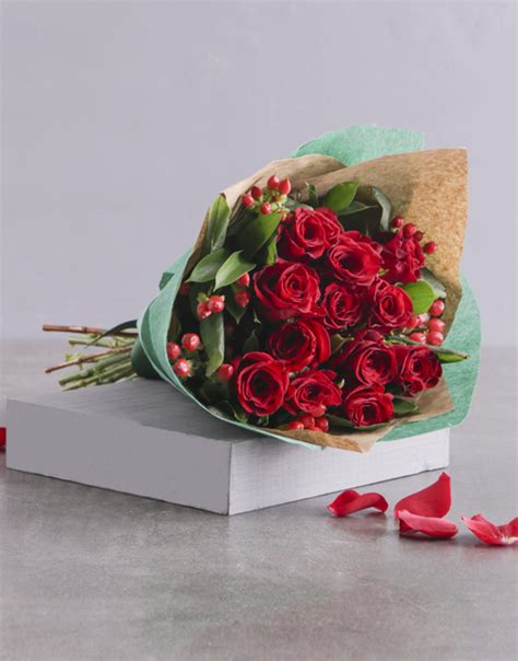 Romantic Red Rose Bouquet Hamperlicious