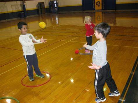 Early Childhood Physical Education Throwing Activities