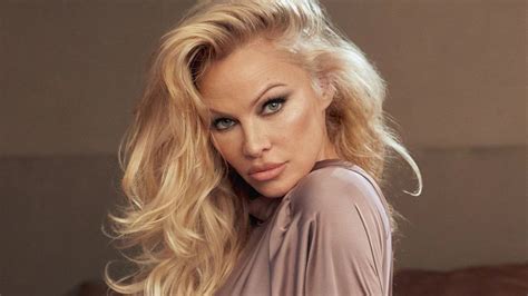 Pamela Anderson Archives Genius Celebs