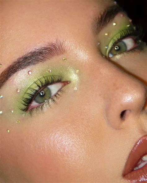 These Rhinestone Makeup Looks Will Take Your Breath Away Check These
