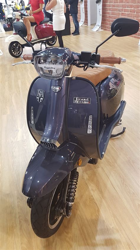 Royal Alloy Gp300 Classic Scooter