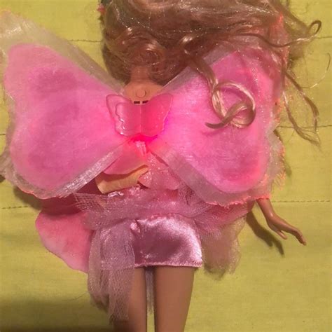 Mattel Toys Barbie Fairytopia Elina Doll 204 Light Up Wings Work