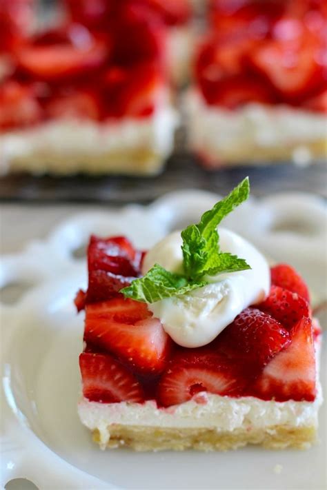 Strawberry Cheesecake Bars The Seaside Baker Desserts Aux Fruits