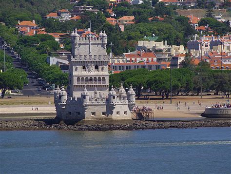 Grote online catalogus met plaatsingen met foto's. Lissabon