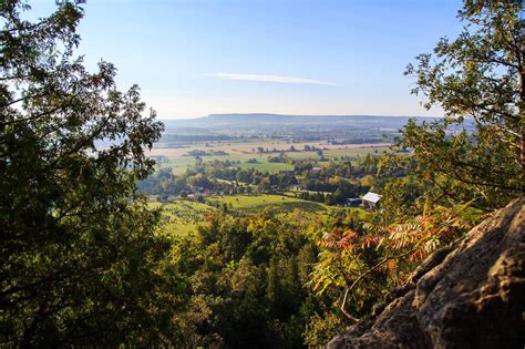 Rattlesnake Point In Ontario Has Gorgeous Hiking Trails That Lead To