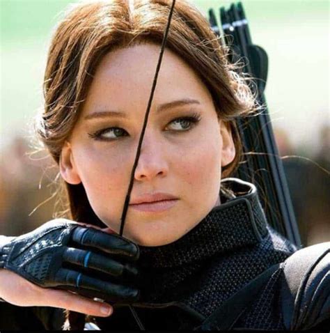 Review The Hunger Games Mockingjay Part Old Ain T Dead