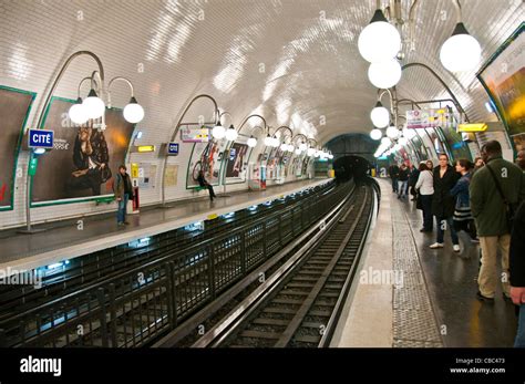 Paris France Subway Stock Photo Alamy