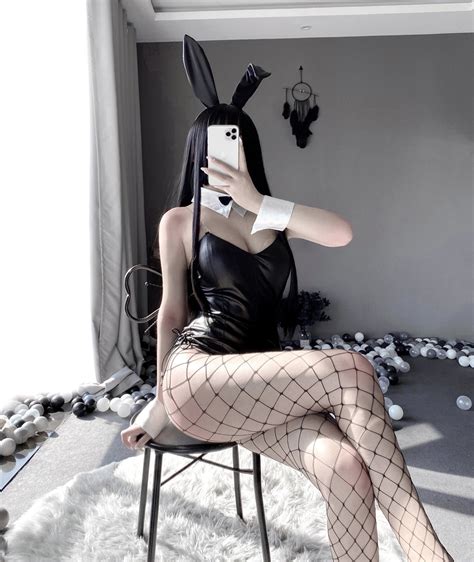 Alice Zunaechst Reifen Sexy Bunny Girl Bestätigen Farn Panther