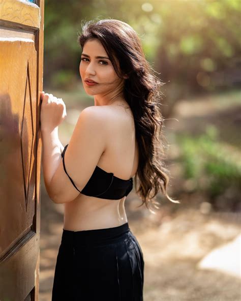 Priyanka Jawalkar Looks Sizzling Hot In This Tiny Black Top Flaunting