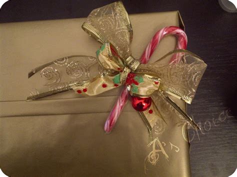 Easy And Elegant Christmas Gift Wrapping Christmas Gift Wrapping