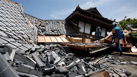 Aftershocks Widespread Damage Hit Japan After 65 Magnitude Quake