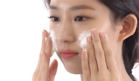 10 Merk Facial Foam Terbaik Dan Recommended Di Indonesia 2020