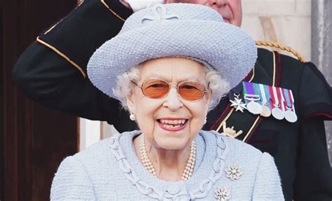 Rip Lizzie 9 Of Queen Elizabeth Iis Most Iconic Moments Screenshot